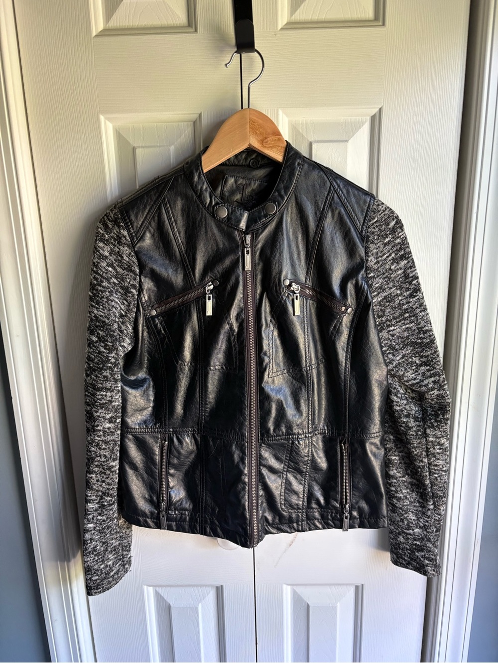 J2 Womens Black Faux Leather Knit Sleeves Full Zip Jacket Moto Indie Size Medium